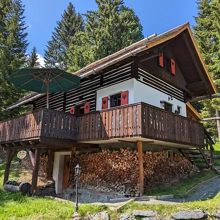 Sechszirbenhuette Am 1700 M * Falkert